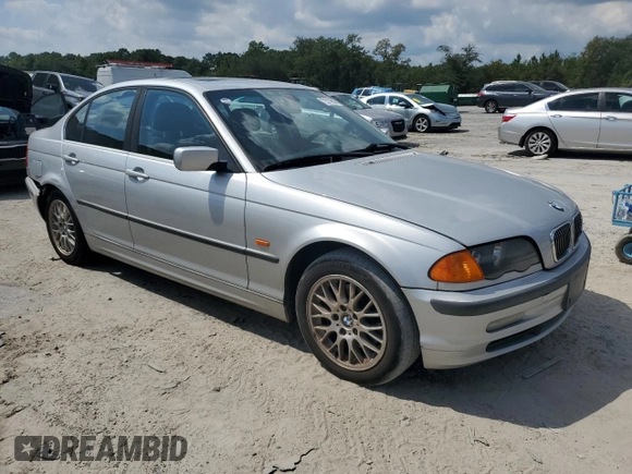 2000 BMW 3 Series 328i with VIN WBAAM5343YFR19582, listed as a Copart auction lot 72575994 with 190,156 mi miles and Salvage Title. Bid and sale history available at carsss.com. Image 4.