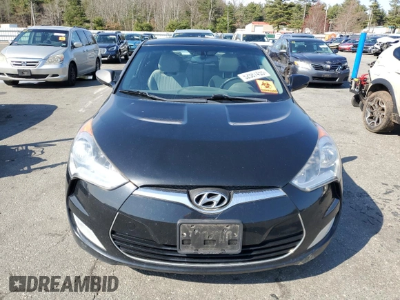 2013 Hyundai Veloster w/Black Int z VIN KMHTC6AD5DU173029, wystawiony jako Copart lot #52587455 z przebiegiem 161 716 mil mil oraz Czysty tytuł • Clean title. Historia ofert i sprzedaży dostępna na DreamBid. Obrazek 5.