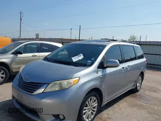 2011 Toyota Sienna XLE AAS with VIN 5TDYK3DC3BS007690, listed as a IAAI auction lot 42044640 with 253,359 mi miles. Bid and sale history available at carsss.com. Image 17.