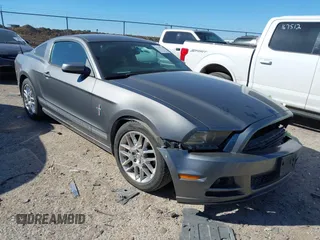 2013 Ford Mustang V6 with VIN 1ZVBP8AM8D5266540, listed as a IAAI auction lot 41719274 with 91,127 mi miles. Bid and sale history available at carsss.com. Image 1.