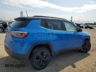 2021 Jeep Compass Altitude с VIN 3C4NJDBB0MT558948, выставлен на аукционе Copart как лот 57182965 с пробегом 73 644 миль миль и Списание • Salvage title. История ставок и продаж доступна на DreamBid. Изображение 3.