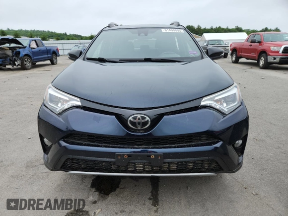 2018 Toyota RAV4 SE z VIN JTMJFREV3JD244036, wystawiony jako Copart lot #61499005 z przebiegiem 106 503 mil mil oraz Czysty tytuł • Clean title. Historia ofert i sprzedaży dostępna na DreamBid. Obrazek 5.