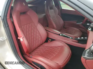 2014 Ferrari F12 z VIN ZFF74UFAXE0202704, wystawiony jako Copart lot #57329915 z przebiegiem 17 783 mil mil oraz Szkody całkowita. Historia ofert i sprzedaży dostępna na DreamBid. Obrazek 10.