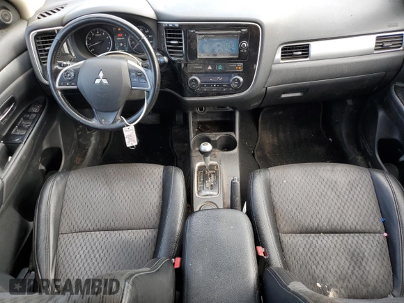 2015 Mitsubishi Outlander SE z VIN JA4AD3A36FZ010050, wystawiony jako Copart lot #56275555 z przebiegiem 171 045 mil mil oraz Szkoda całkowita • Salvage title. Historia ofert i sprzedaży dostępna na DreamBid. Obrazek 8.