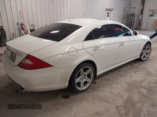 2008 Mercedes-Benz CLS 550 z VIN WDDDJ72XX8A130056, wystawiony jako IAAI lot #42457945 z przebiegiem 111 662 mil mil oraz . Historia ofert i sprzedaży dostępna na DreamBid. Obrazek 4.