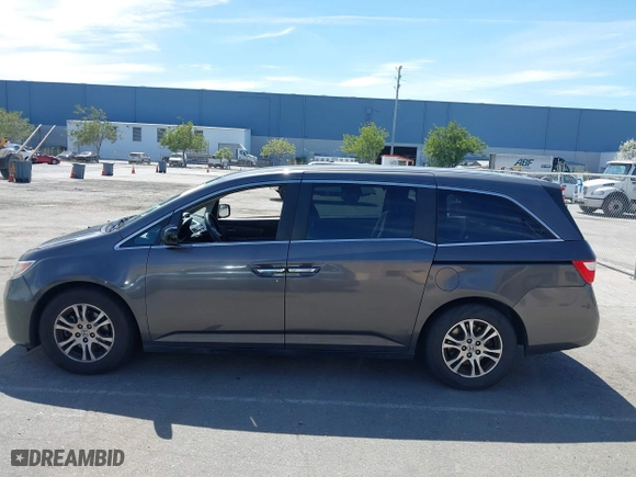 2013 Honda Odyssey EX with VIN 5FNRL5H48DB061283, listed as a IAAI auction lot 41987907 with 119,312 mi miles. Bid and sale history available at carsss.com. Image 15.