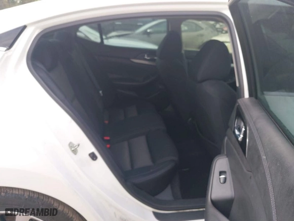 2018 Nissan Maxima SL with VIN 1N4AA6AP7JC389452, listed as a IAAI auction lot 40735392 with 120,076 mi miles. Bid and sale history available at carsss.com. Image 8.