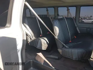 2020 Chevrolet Express Passenger LT z VIN 1GAZGPFG0L1246277, wystawiony jako IAAI lot #41466764 z przebiegiem 270 954 mil mil oraz . Historia ofert i sprzedaży dostępna na DreamBid. Obrazek 8.