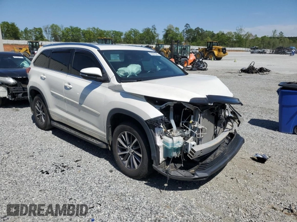 2018 Toyota Highlander SE with VIN 5TDKZRFH2JS271947, listed as a Copart auction lot 53381585 with 101,148 mi miles and Salvage title. Bid and sale history available at DreamBid. Image 4.