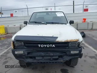 1992 Toyota Pickup z VIN 4TARN81A0NZ008256, wystawiony jako IAAI lot #41766264 z przebiegiem 278 220 mil mil oraz . Historia ofert i sprzedaży dostępna na DreamBid. Obrazek 12.