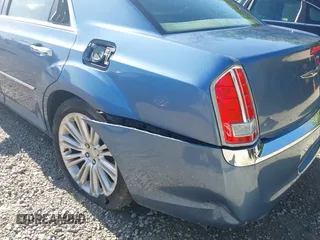 2011 Chrysler 300 C z VIN 2C3CA6CT1BH580137, wystawiony jako IAAI lot #42144399 z przebiegiem 133 082 mil mil oraz . Historia ofert i sprzedaży dostępna na DreamBid. Obrazek 20.