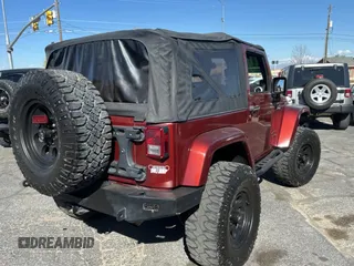 2010 Jeep Wrangler Sahara z VIN 1J4AA5D15AL154750, wystawiony jako Copart lot #55258735 z przebiegiem 157 811 mil mil oraz Czysty tytuł • Clean title. Historia ofert i sprzedaży dostępna na DreamBid. Obrazek 4.