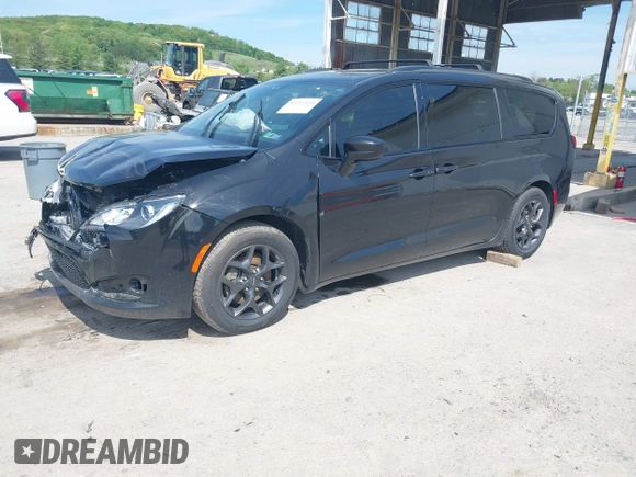 2018 Chrysler Pacifica Touring L Plus z VIN 2C4RC1EG3JR261737, wystawiony jako IAAI lot #42212110 z przebiegiem 28 494 mil mil oraz . Historia ofert i sprzedaży dostępna na DreamBid. Obrazek 16.