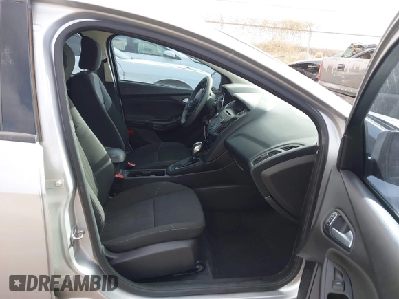 2016 Ford Focus SE with VIN 1FADP3F29GL326918, listed as a IAAI auction lot 41561811 with 44,496 mi miles. Bid and sale history available at carsss.com. Image 5.