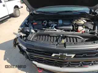 2024 Chevrolet Silverado 1500 LT Trail Boss с VIN 3GCUDFE88RG284025, выставлен на аукционе Copart как лот 67587795 с пробегом 23 887 миль миль и Списание • Salvage title. История ставок и продаж доступна на DreamBid. Изображение 13.