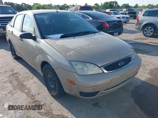 2006 Ford Focus S z VIN 1FAFP34N86W233472, wystawiony jako IAAI lot #42154557 z przebiegiem 150 143 mil mil oraz . Historia ofert i sprzedaży dostępna na DreamBid. Obrazek 1.