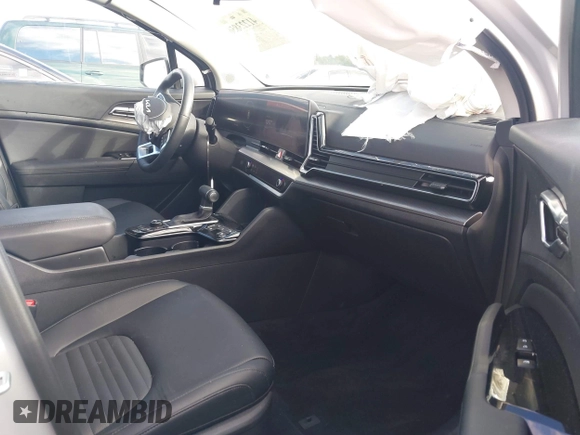 2025 Kia Sportage SX-Prestige z VIN 5XYK53DF5SG260370, wystawiony jako IAAI lot #41223856 z przebiegiem 5 643 mil mil oraz . Historia ofert i sprzedaży dostępna na DreamBid. Obrazek 5.