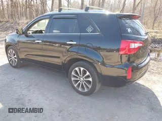 2015 Kia Sorento SX with VIN 5XYKWDA79FG619256, listed as a IAAI auction lot 42088747 with 203,335 mi miles. Bid and sale history available at carsss.com. Image 3.