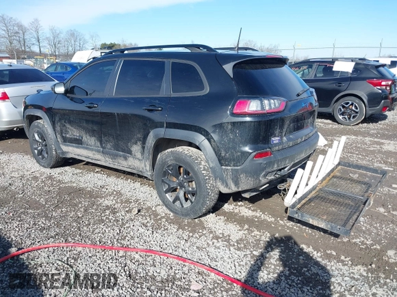 2019 Jeep Cherokee Latitude with VIN 1C4PJMCX8KD464323, listed as a IAAI auction lot 41700738 with 179,234 mi miles. Bid and sale history available at carsss.com. Image 3.