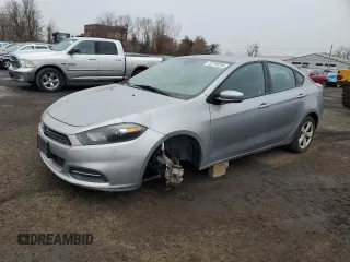 2015 Dodge Dart SXT z VIN 1C3CDFBB9FD319972, wystawiony jako Copart lot #82799394 z przebiegiem 120 569 mil mil oraz Szkody całkowita. Historia ofert i sprzedaży dostępna na DreamBid. Obrazek 1.