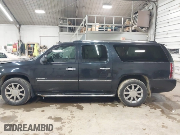 2012 GMC Yukon XL Denali with VIN 1GKS2MEF9CR323393, listed as a IAAI auction lot 41983097 with Not Provided miles. Bid and sale history available at carsss.com. Image 14.
