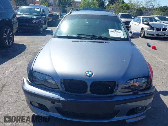 2003 BMW 3 Series 325i with VIN WBAEN33443PC11690, listed as a IAAI auction lot 41939082 with 159,123 mi miles. Bid and sale history available at carsss.com. Image 12.