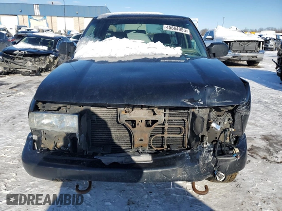 2002 Chevrolet S-10 LS with VIN 1GCDT19WX28158890, listed as a Copart auction lot 45664955 with 133,634 mi miles and Clean Title. Bid and sale history available at carsss.com. Image 5.