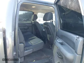 2010 Chevrolet Silverado 1500 LT with VIN 3GCRKSEA6AG173307, listed as a IAAI auction lot 41389967 with 192,155 mi miles. Bid and sale history available at carsss.com. Image 8.
