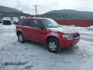 2007 Ford Escape Limited with VIN 1FMCU94127KC03555, listed as a IAAI auction lot 41620386 with 177,020 mi miles. Bid and sale history available at carsss.com. Image 1.
