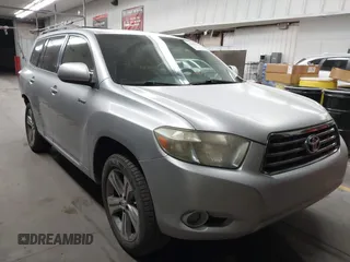 2009 Toyota Highlander Sport z VIN JTEDS43A192069963, wystawiony jako IAAI lot #41583196 z przebiegiem 225 603 mil mil oraz . Historia ofert i sprzedaży dostępna na DreamBid. Obrazek 1.