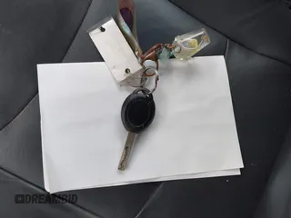 2007 MINI Convertible S с VIN WMWRH33527TL94583, выставлен на аукционе IAAI как лот 40403620 с пробегом 83 501 миль миль и . История ставок и продаж доступна на DreamBid. Изображение 11.
