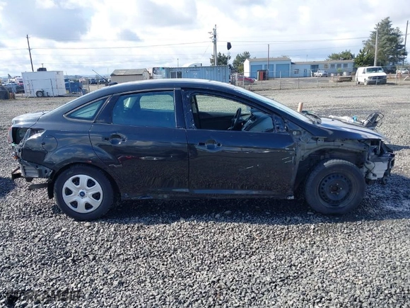 2014 Ford Focus S with VIN 1FADP3E29EL176811, listed as a IAAI auction lot 41808719 with 84,600 mi miles. Bid and sale history available at carsss.com. Image 14.