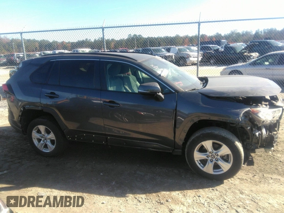 2021 Toyota RAV4 XLE with VIN 2T3W1RFV7MW114464, listed as a IAAI auction lot 40961039 with 41,922 mi miles. Bid and sale history available at carsss.com. Image 13.