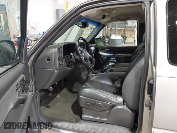 2003 Chevrolet Silverado 1500 with VIN 2GCEK19T731165314, listed as a IAAI auction lot 41605502 with 152,310 mi miles. Bid and sale history available at carsss.com. Image 5.