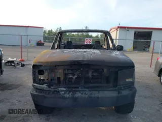 1992 Ford Bronco XL z VIN 1FMEU15N1NLA67132, wystawiony jako IAAI lot #41451821 z przebiegiem Nie podano mil oraz . Historia ofert i sprzedaży dostępna na DreamBid. Obrazek 6.