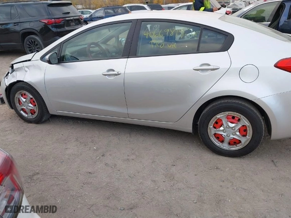 2014 Kia Forte LX with VIN KNAFK4A62E5065647, listed as a IAAI auction lot 40669819 with 171,578 mi miles. Bid and sale history available at carsss.com. Image 15.