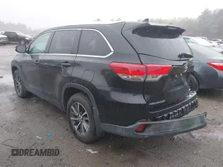 2018 Toyota Highlander SE with VIN 5TDJZRFH0JS887299, listed as a IAAI auction lot 42202813 with 78,490 mi miles and . Bid and sale history available at DreamBid. Image 3.
