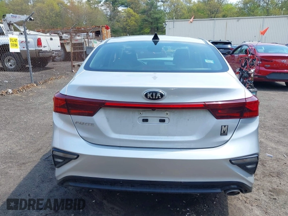 2021 Kia Forte LXS z VIN 3KPF24AD2ME333097, wystawiony jako IAAI lot #42171293 z przebiegiem 29 875 mil mil oraz . Historia ofert i sprzedaży dostępna na DreamBid. Obrazek 17.