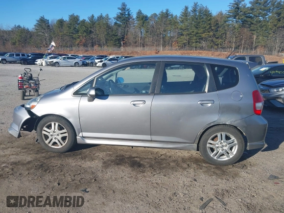 2007 Honda Fit Sport with VIN JHMGD37627S041628, listed as a IAAI auction lot 41102156 with 258,360 mi miles. Bid and sale history available at carsss.com. Image 14.