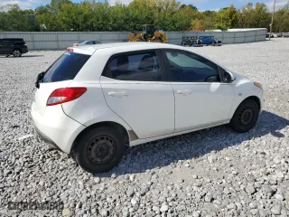 2014 Mazda Mazda2 Sport with VIN JM1DE1KY5E0172866, listed as a Copart auction lot 73997744 with 181,163 mi miles and Salvage Title. Bid and sale history available at carsss.com. Image 3.