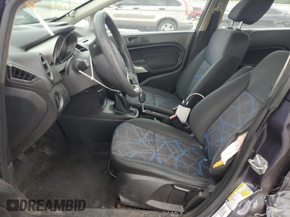 2012 Ford Fiesta SE z VIN 3FADP4BJ8CM194262, wystawiony jako Copart lot #56685845 z przebiegiem 367 579 mil mil oraz Szkoda całkowita • Salvage title. Historia ofert i sprzedaży dostępna na DreamBid. Obrazek 7.