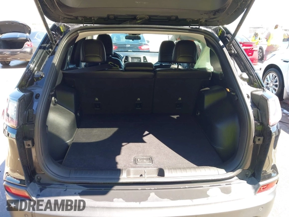 2019 Jeep Cherokee Latitude Plus with VIN 1C4PJMLB1KD465933, listed as a IAAI auction lot 42624557 with 68,045 mi miles and . Bid and sale history available at DreamBid. Image 18.