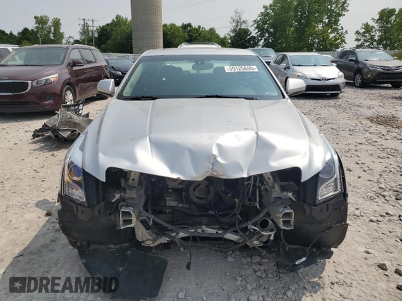 2013 Cadillac ATS z VIN 1G6AG5RXXD0125335, wystawiony jako Copart lot #59125695 z przebiegiem Nie podano mil oraz Czysty tytuł • Clean title. Historia ofert i sprzedaży dostępna na DreamBid. Obrazek 5.