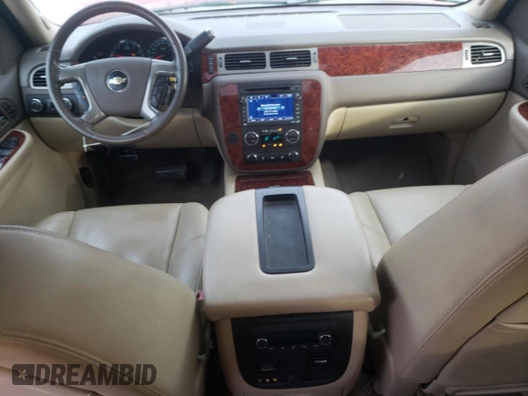 2009 Chevrolet Avalanche LTZ z VIN 3GNFK32049G275566, wystawiony jako Copart lot #48805985 z przebiegiem 107 752 mil mil oraz Czysty tytuł • Clean title. Historia ofert i sprzedaży dostępna na DreamBid. Obrazek 8.