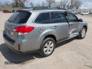 2011 Subaru Outback Premium z VIN 4S4BRCCC1B3376225, wystawiony jako IAAI lot #42080116 z przebiegiem 324 551 mil mil oraz . Historia ofert i sprzedaży dostępna na DreamBid. Obrazek 4.