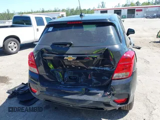 2019 Chevrolet Trax LS with VIN 3GNCJKSBXKL164776, listed as a IAAI auction lot 42064236 with 117,111 mi miles. Bid and sale history available at carsss.com. Image 16.