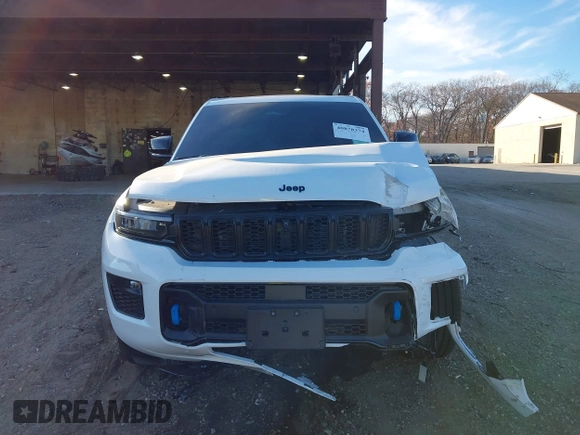 2024 Jeep Grand Cherokee with VIN 1C4RJYB63R8510782, listed as a IAAI auction lot 40878374 with 2,396 mi miles and . Bid and sale history available at DreamBid. Image 13.