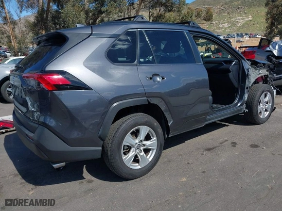 2019 Toyota RAV4 XLE with VIN JTMW1RFV4KJ011997, listed as a IAAI auction lot 41637563 with 55,326 mi miles. Bid and sale history available at carsss.com. Image 4.