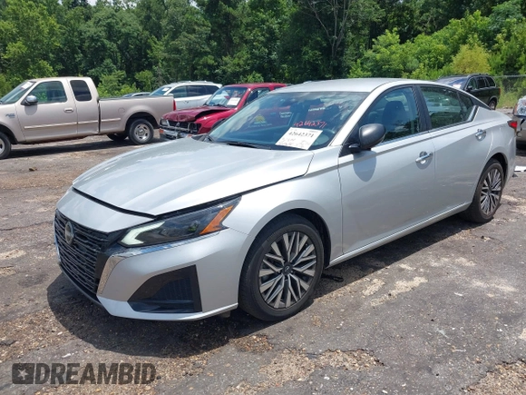 2024 Nissan Altima SV with VIN 1N4BL4DV7RN339731, listed as a IAAI auction lot 42642371 with 34,165 mi miles and . Bid and sale history available at DreamBid. Image 2.