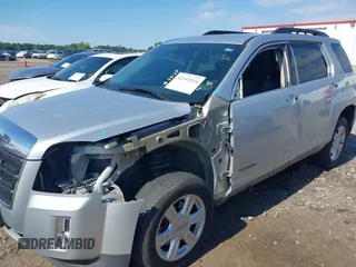 2014 GMC Terrain SLE z VIN 2GKFLRE37E6326485, wystawiony jako IAAI lot #42193314 z przebiegiem 167 209 mil mil oraz . Historia ofert i sprzedaży dostępna na DreamBid. Obrazek 6.